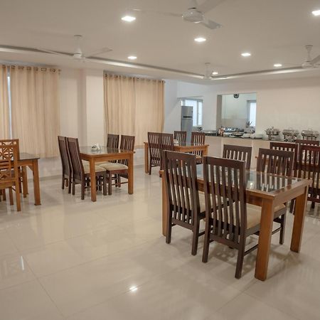Daffodils Luxury Airport Suites Kochi Buitenkant foto