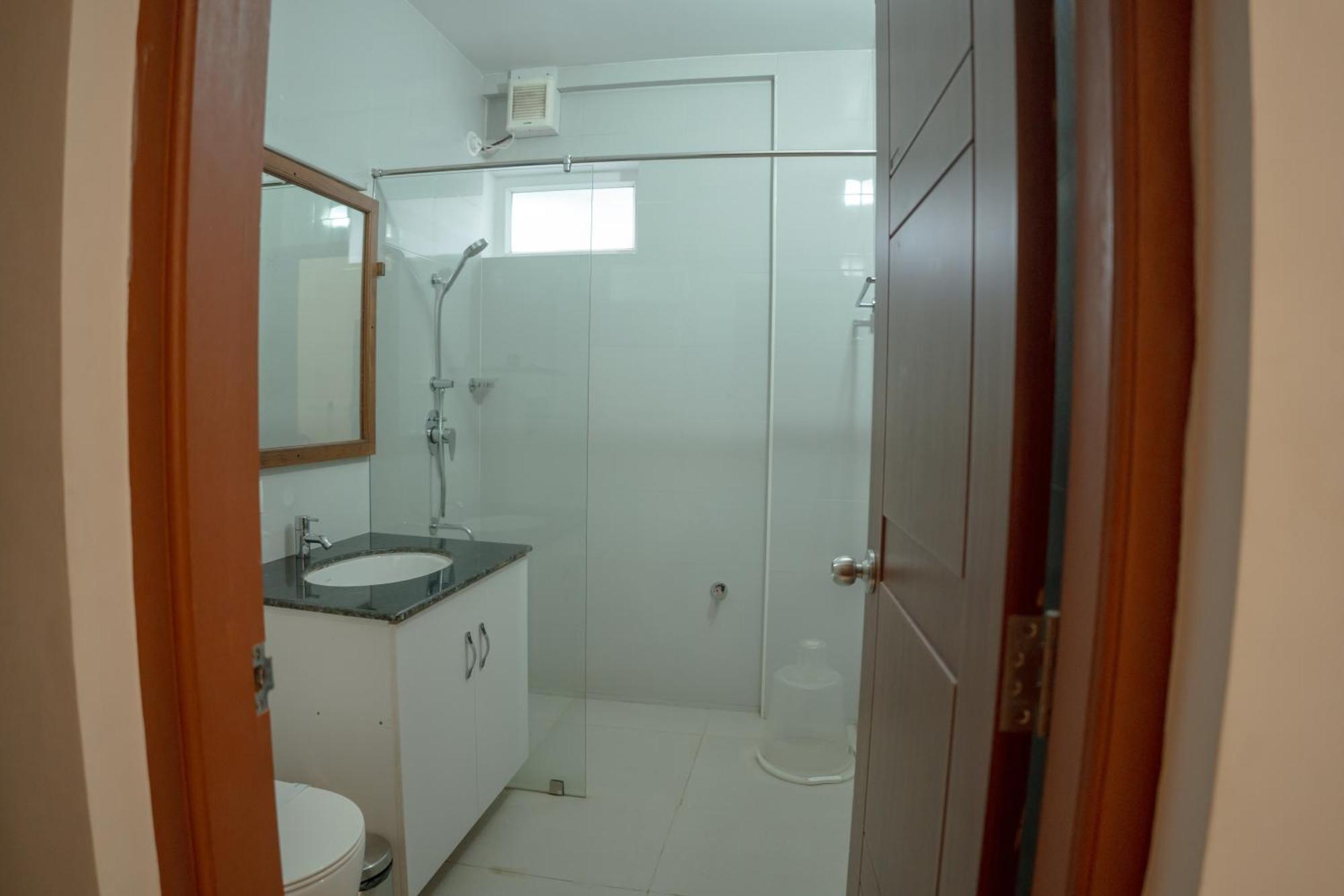 Daffodils Luxury Airport Suites Kochi Buitenkant foto