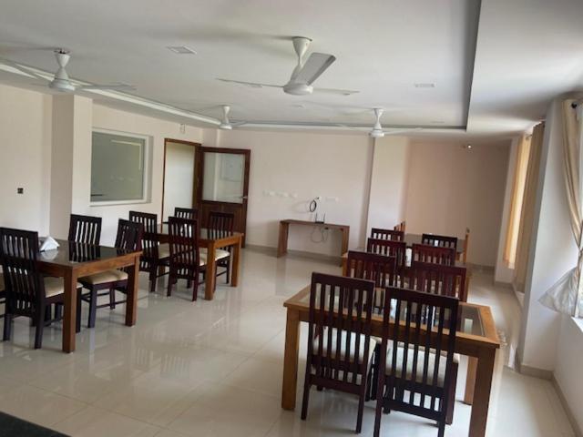 Daffodils Luxury Airport Suites Kochi Buitenkant foto