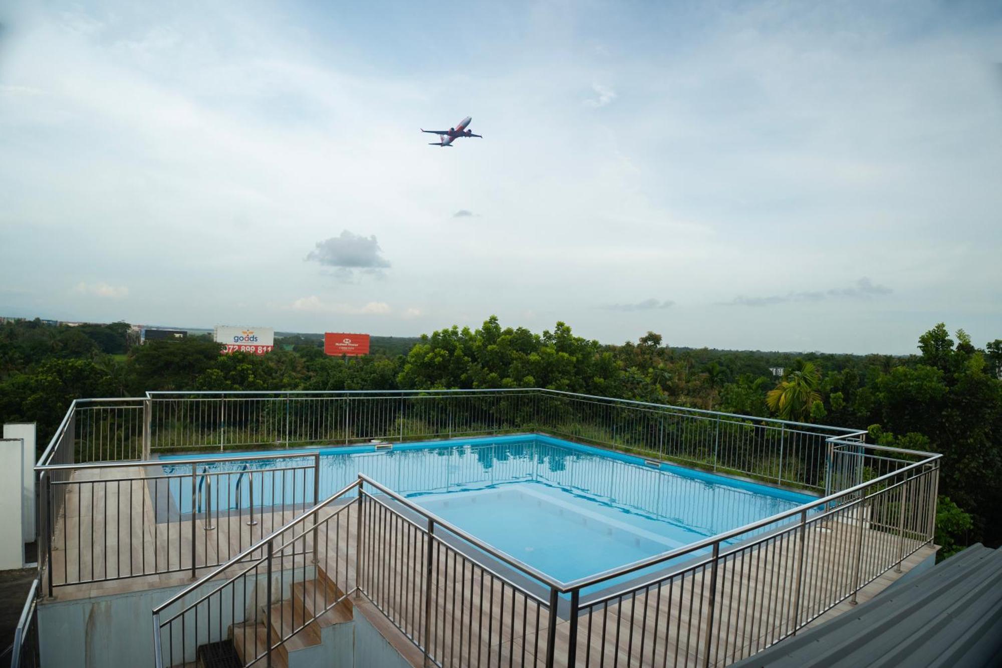Daffodils Luxury Airport Suites Kochi Buitenkant foto